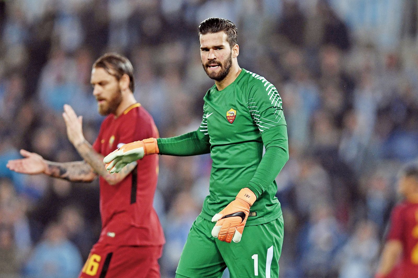 申花出征亚冠：六外援携手出战广岛，斯卢茨基誓言全力以赴